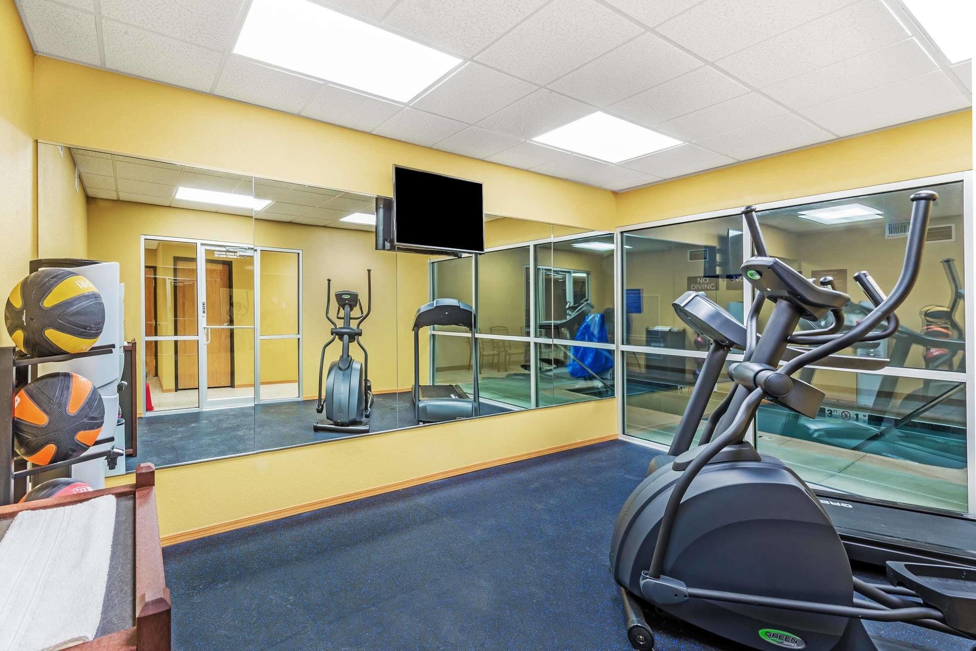 Days Inn & Suites By Wyndham El Dorado Esterno foto